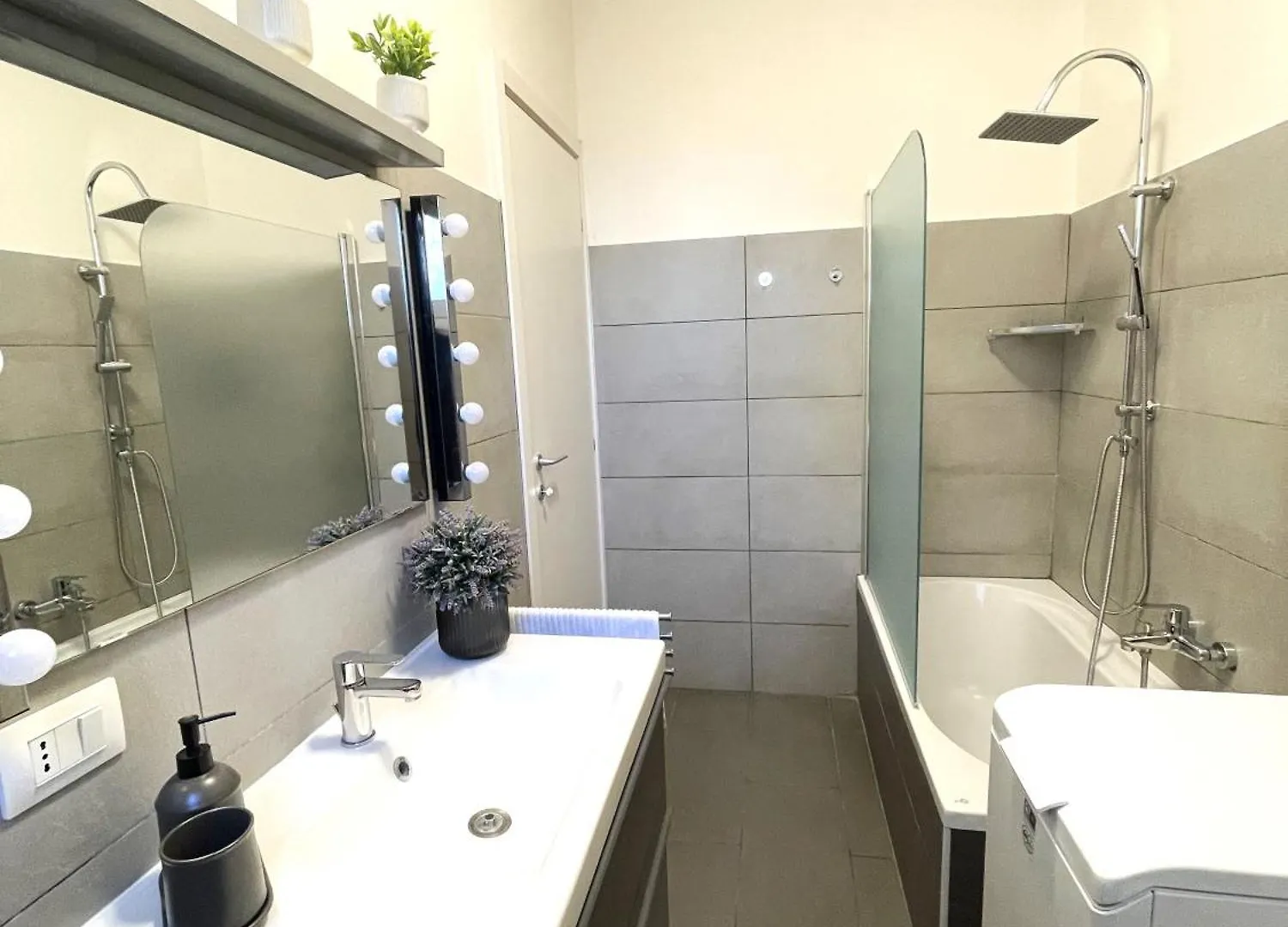 Apartment Mico Elegante E Raffinato Trilocale Appartamento Milan